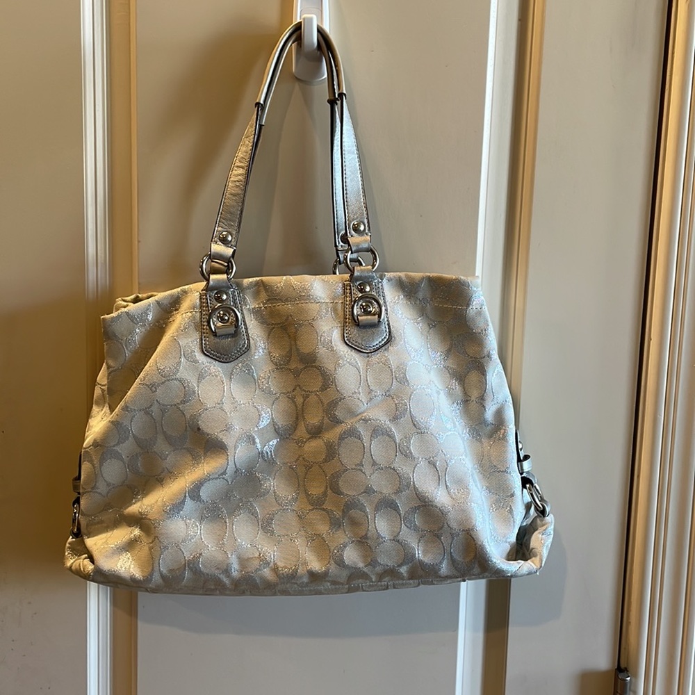 ✨Coach Purse ✨ - Picture 2 of 11